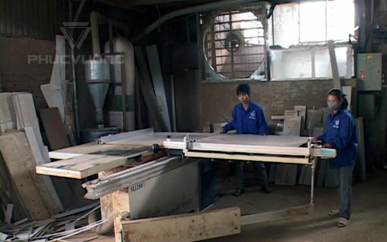 Nhà Máy Phúc Vượng - phân xưởng gỗ